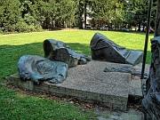 Gerresheim-1981-Heinrich-Heine-Monument-06.jpg